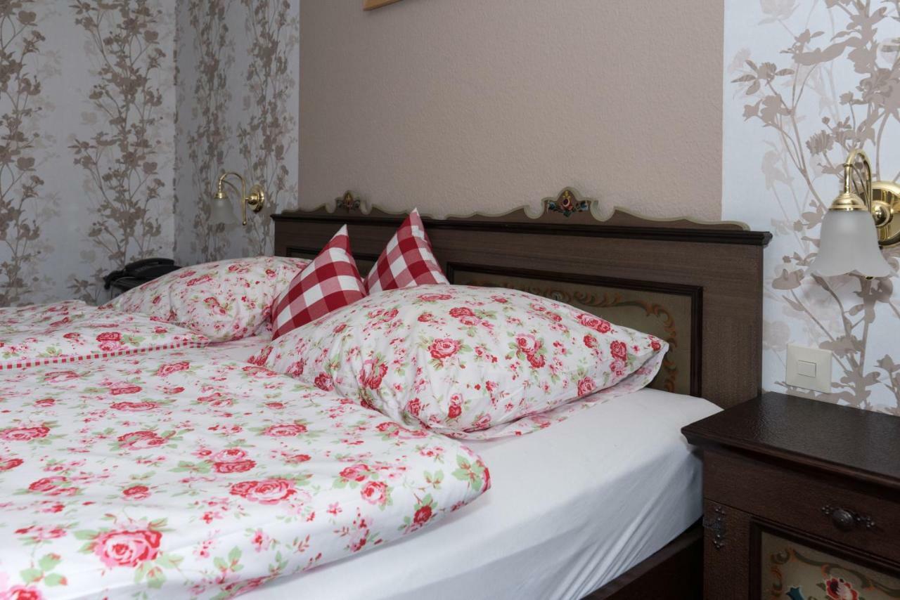 Hotel-Restaurant Johanniskreuz Trippstadt Ngoại thất bức ảnh